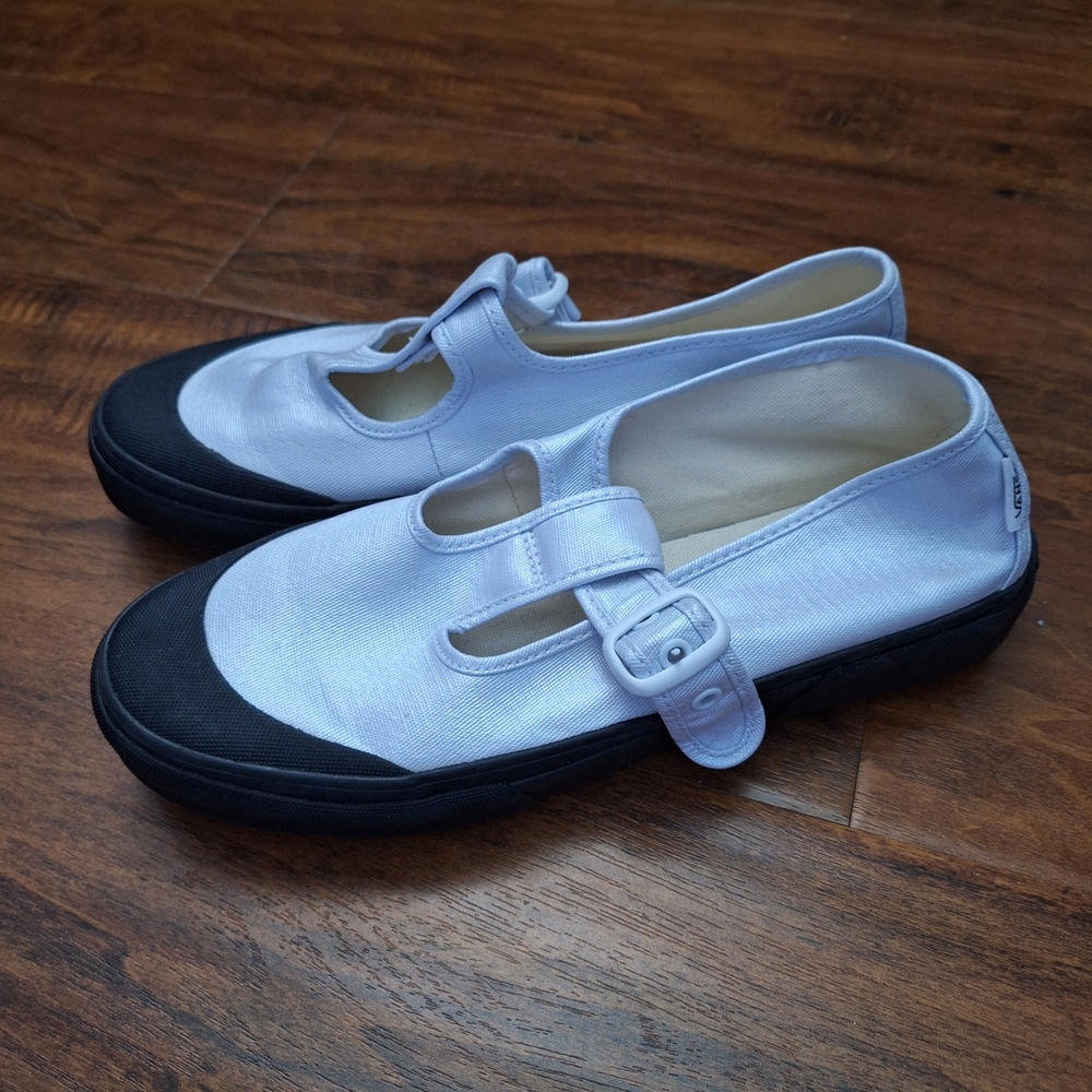 Vans Women's Black and White Sneakers